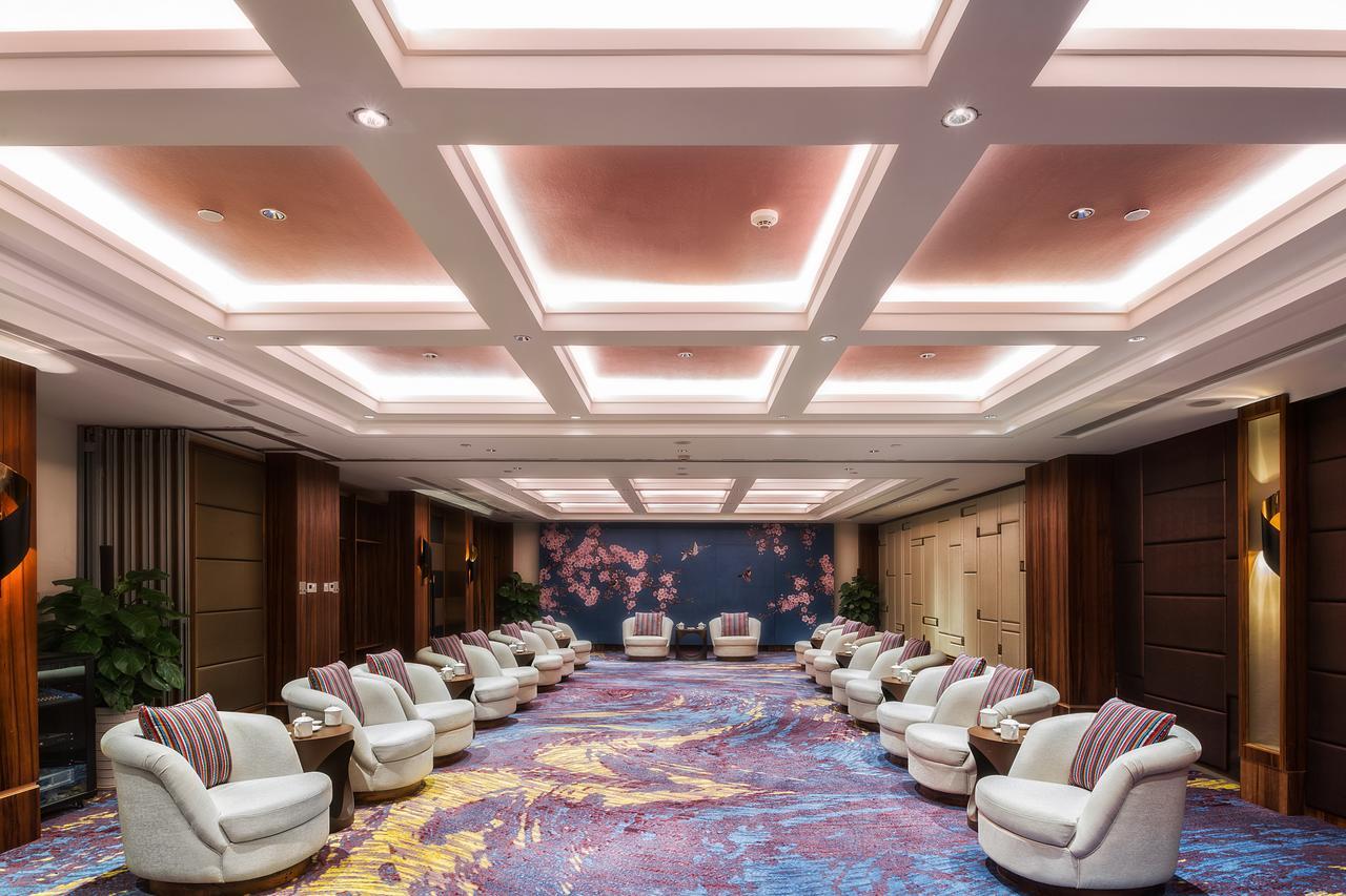 Howard Johnson Hot Spring Resort Anshun Extérieur photo
