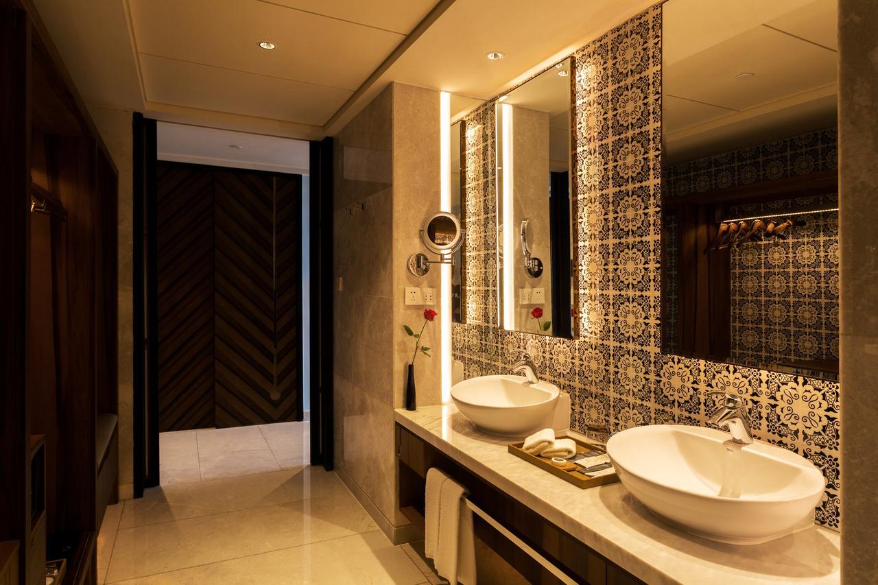Howard Johnson Hot Spring Resort Anshun Extérieur photo