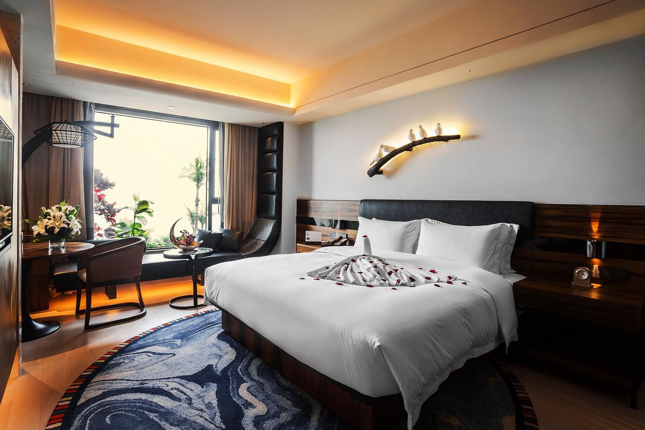 Howard Johnson Hot Spring Resort Anshun Extérieur photo